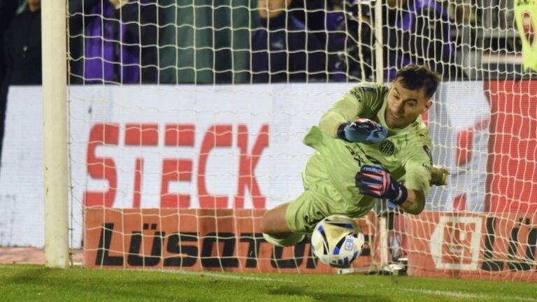 Cozzani fue figura en los penales entre Platense e Instituto