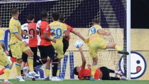 Mastantuono fue titular, pero Fiorentina sufrió otra goleada en la Serie A Fiorentina perdió 3-0 ante Frosinone