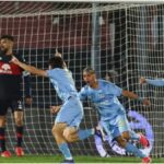 Franco Pizzichillo celebra el gol de Montevideo City Torque ante Tigre