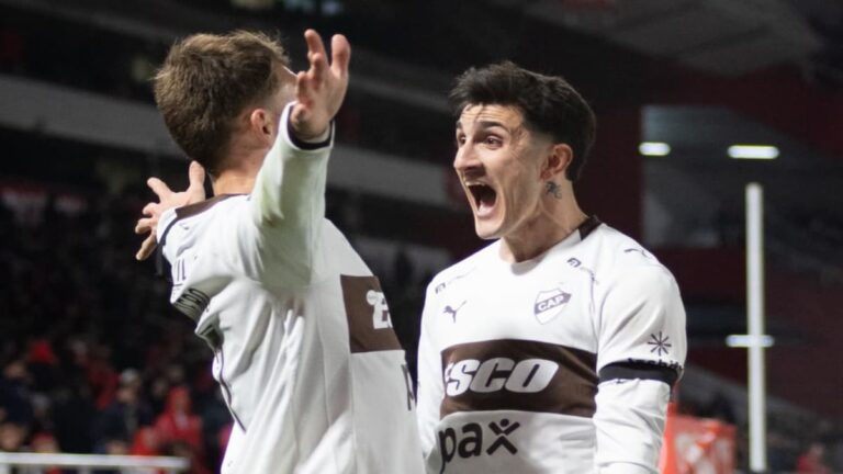 Guido Mainero marcó el gol del triunfo de Platense ante Independiente.