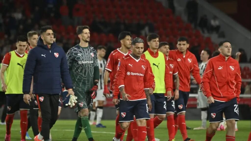 Gimnasia de Mendoza goleó 3-0 a Independiente