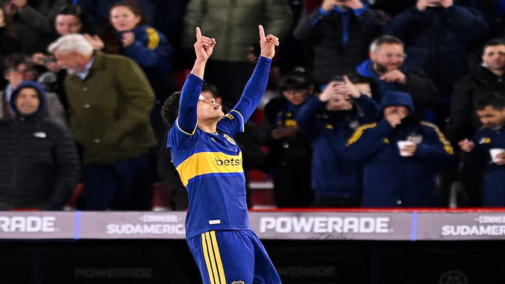 Leonel Flores durante el partido de Boca contra Recoleta