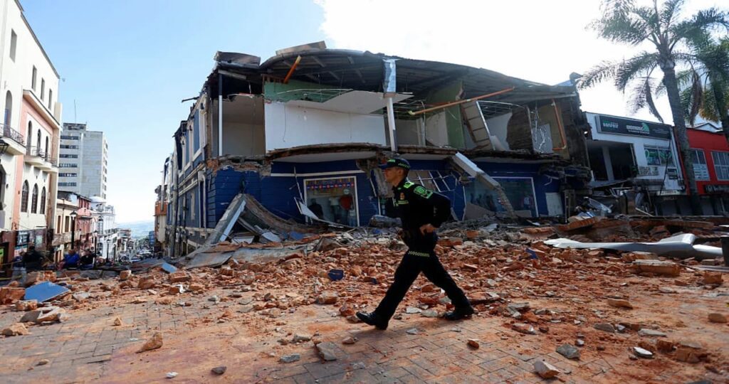 Daños tras el terremoto en Colombia.