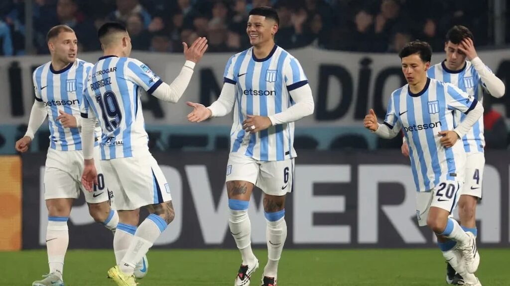 Marcos Rojo convirtió el penal para Racing