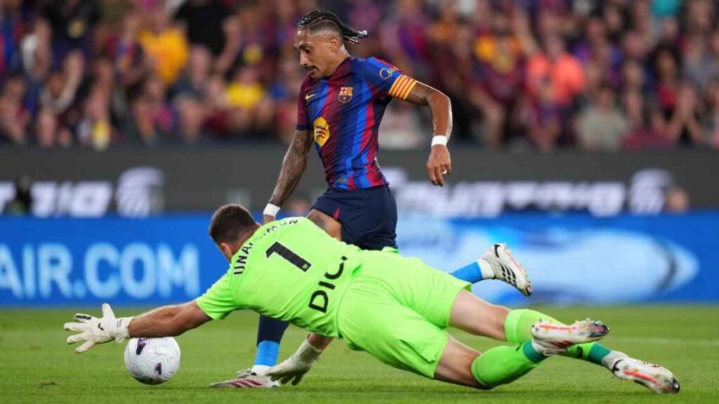 Raphinha marcó el primer gol de Barcelona