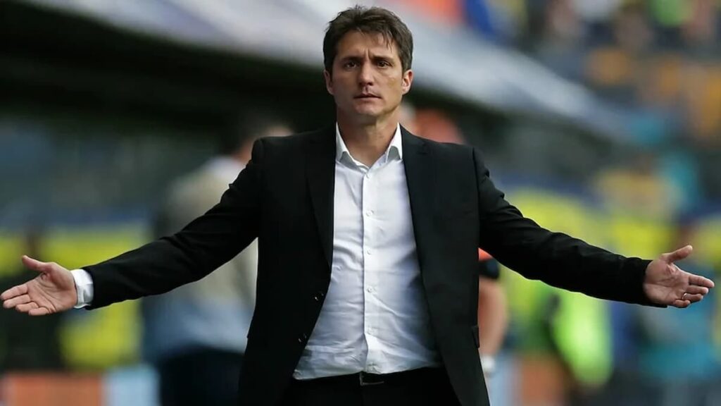 Riestra y Vélez empataron 1-1 en un partido marcado por la polémica del VAR