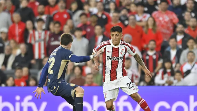 River resistió los ataques de Santa Fe en Bogotá