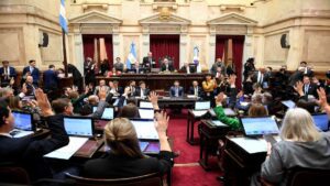 El Senado aprobó la ley de propiedad privada, pero eliminó la reforma del Manejo del Fuego Sesión del Senado durante el tratamiento de la ley de propiedad privada.