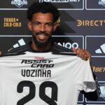Vozinha durante su presentación oficial como jugador de Colo Colo.