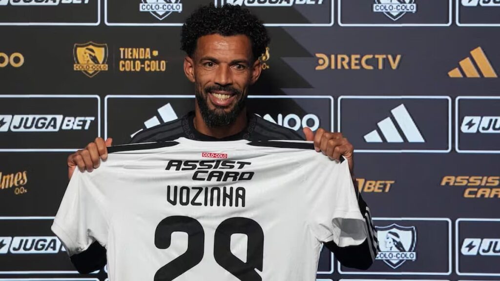 Vozinha inicia una nueva etapa en Colo Colo tras convertirse en una de las figuras del Mundial 2026