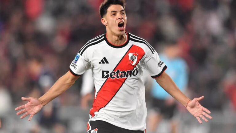 River ante Independiente Rivadavia