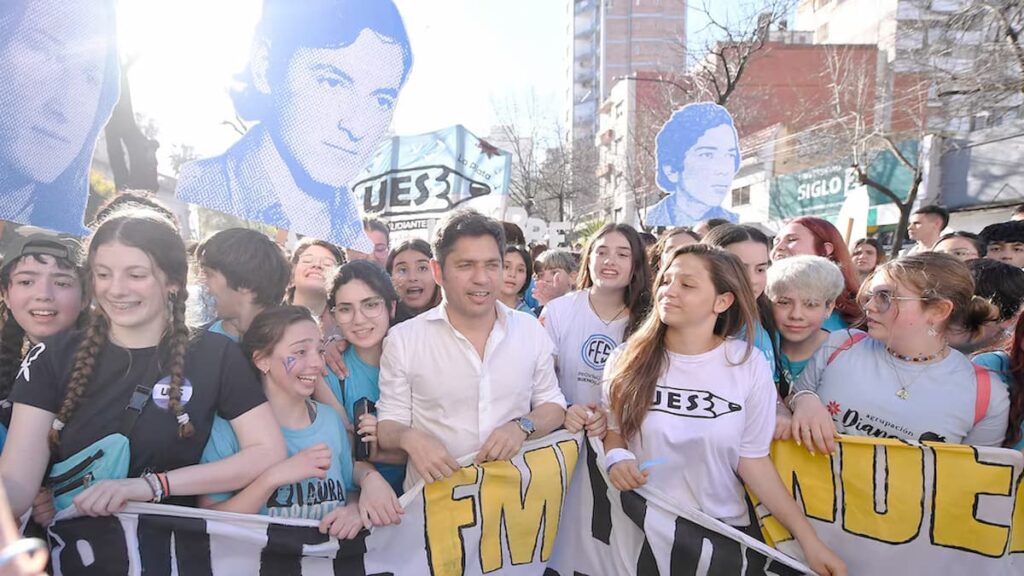 El gobernador Axel Kicillof en un acto oficial en la provincia de Buenos Aires