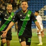 Banfield y Deportivo Riestra durante el partido por la Copa Argentina