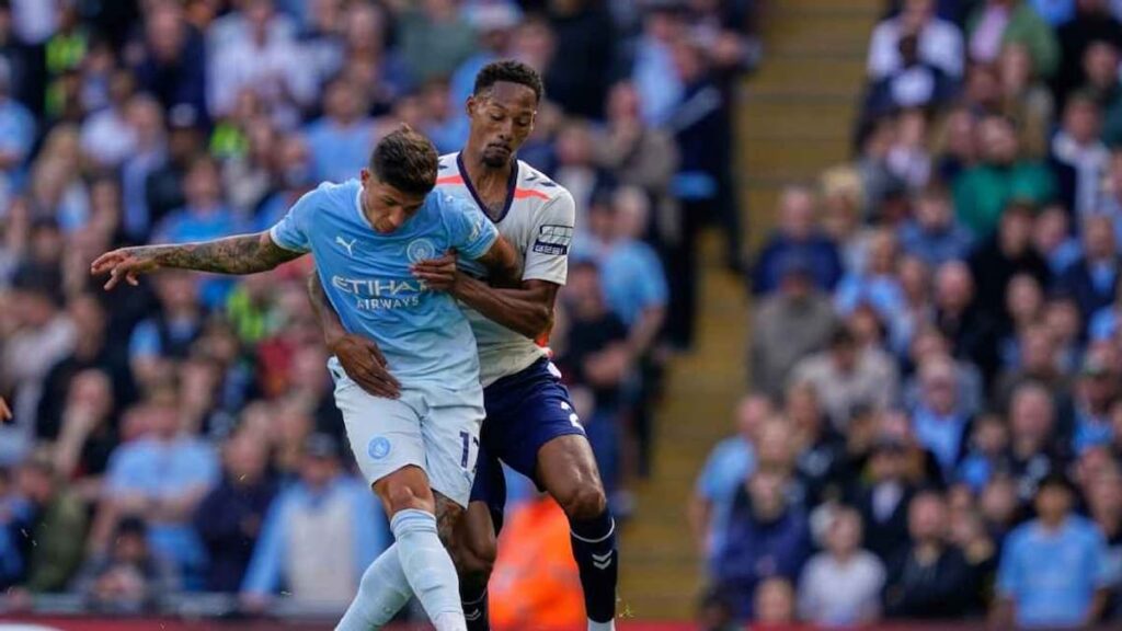 Enzo Fernández fue titular con Manchester City ante Coventry