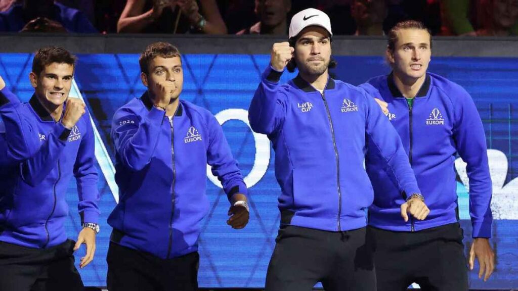 El tenista alemán Alexander Zverev festeja la obtención de la Laver Cup 2026 tras superar a Learner Tien y asegurar el título para el equipo de Europa.
