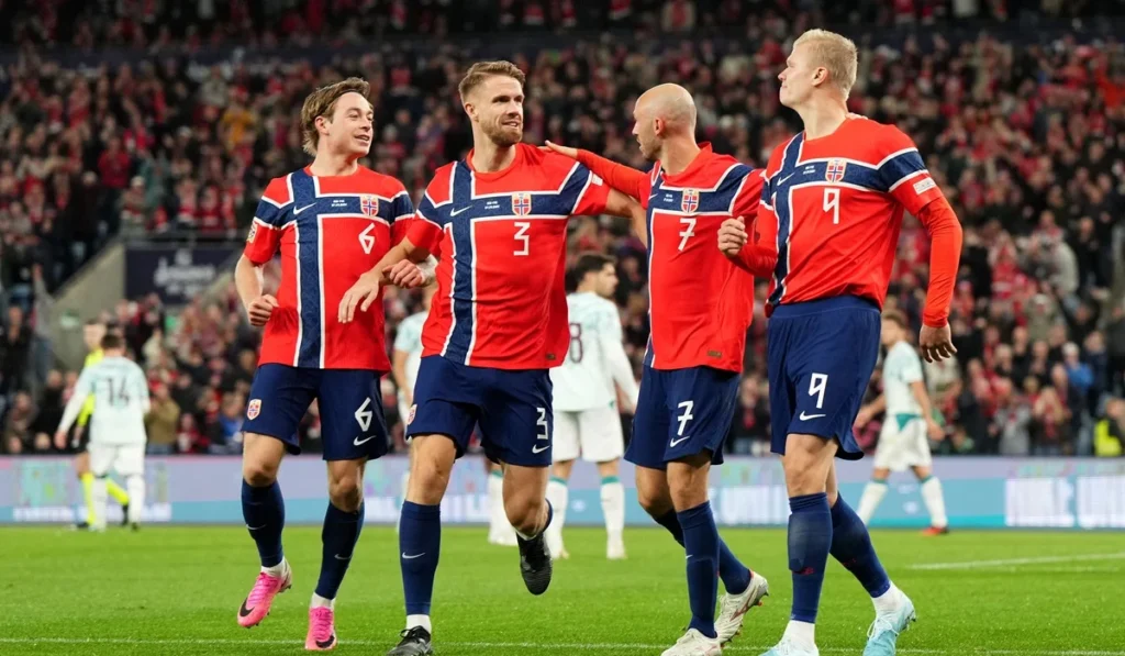 Erling Haaland en acción para la selección de Noruega