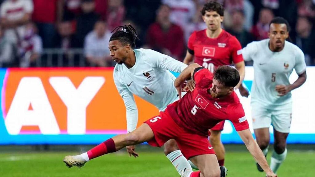 Francia derrotó a Turquía con gol de Mbappé en el debut de Zidane