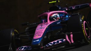 Franco Colapinto brilló en Bakú y se metió por primera vez en la Q3 del GP de Azerbaiyán Franco Colapinto junto a su monoplaza en el GP de Azerbaiyán