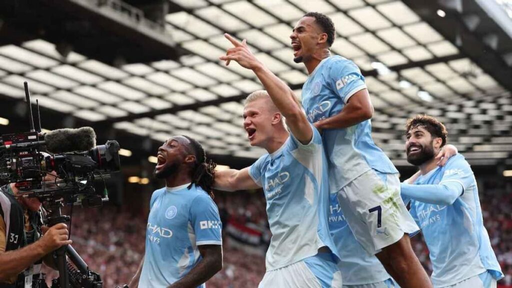 Erling Haaland celebra el gol del Manchester City ante United