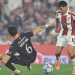 Huracán celebra el triunfo 2-1 ante River en el Monumental