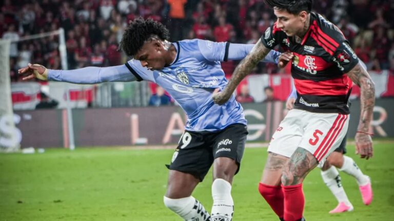 Independiente del Valle ante Flamengo en el estadio Maracaná por la Copa Libertadores