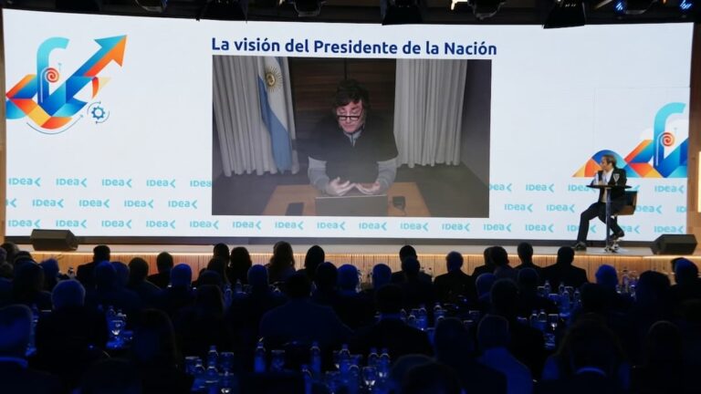 Javier Milei habló ante empresarios en el Coloquio de IDEA