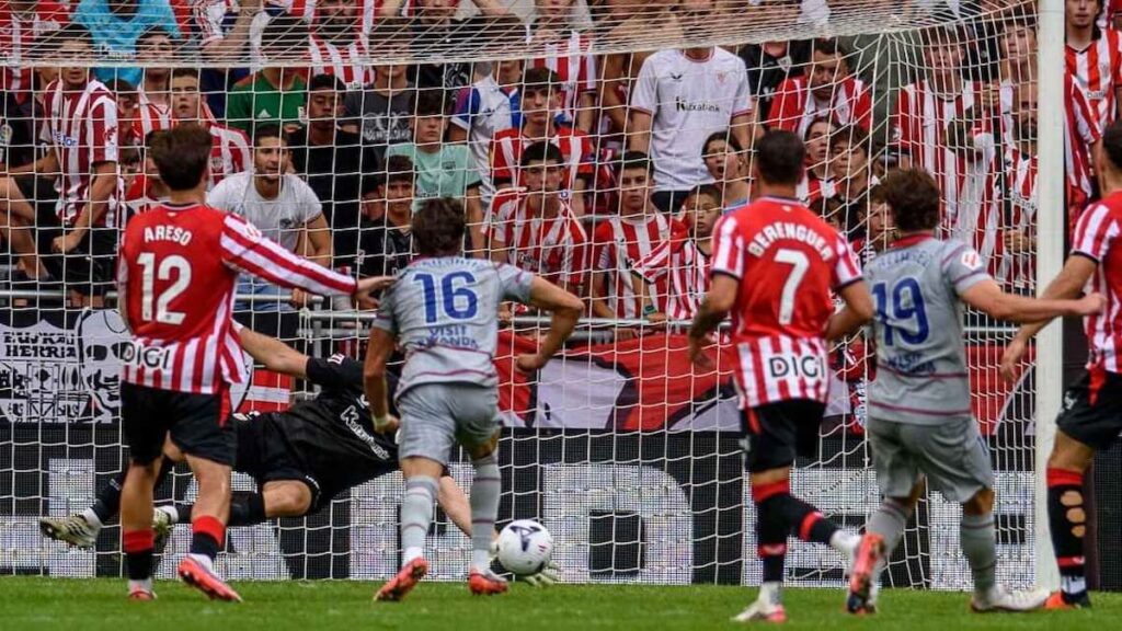 Julián Álvarez volvió a jugar con Atlético de Madrid ante Athletic