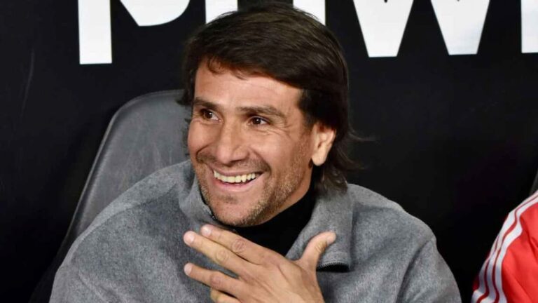 Leonardo Ponzio continúa como entrenador de River Plate