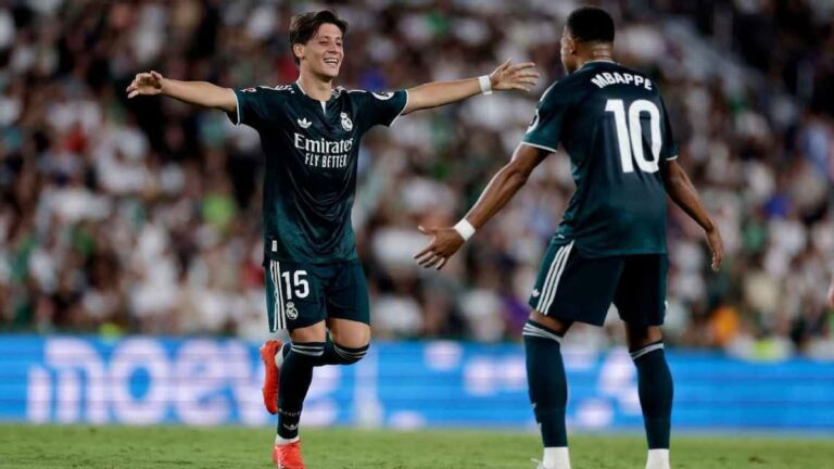Mbappé celebra su gol ante Elche