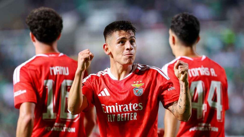 Cabezazo de Echeverri, rebote y gol de Benfica ante Omonia