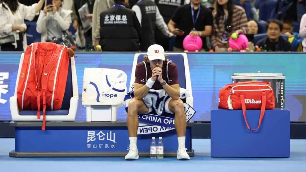 Alex De Miñaur en la final del torneo de Beijing