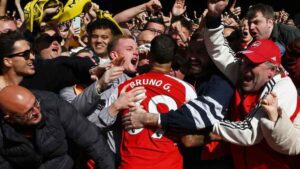 Arsenal remontó ante Leeds y alcanzó a Manchester City en la punta Arsenal y Leeds disputan el partido por la sexta fecha de la Premier League.