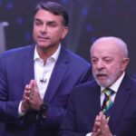 Lula da Silva y Flávio Bolsonaro en el debate presidencial antes del balotaje en Brasil
