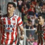 Cristian Tarragona festeja el gol del empate de Unión ante Estudiantes