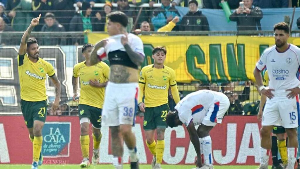 San Lorenzo visitó a Defensa y Justicia en la undécima fecha de la Zona A del Torneo Clausura 2026 y recibió otro mazazo: perdió 3-0 