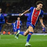 Désiré Doué festeja su gol para el PSG ante Manchester City