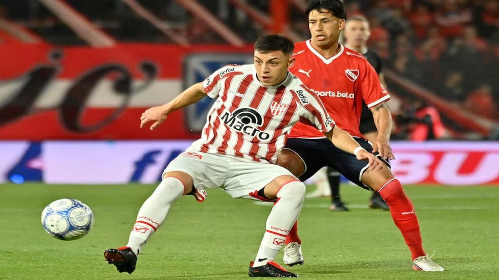 Instituto goleada ante Independiente en Avellaneda