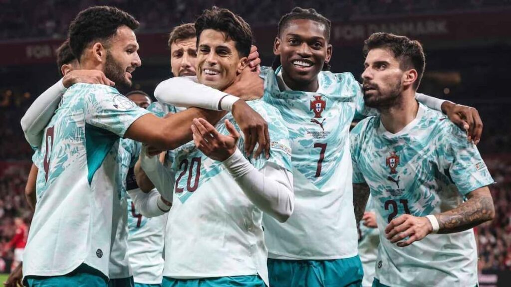 Joao Cancelo celebra su gol ante Dinamarca
