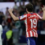 Julián Álvarez celebra su gol para Atlético de Madrid ante Deportivo La Coruña