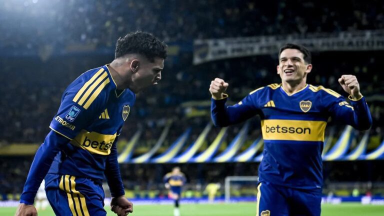 Lautaro Blanco festejo de gol de Boca
