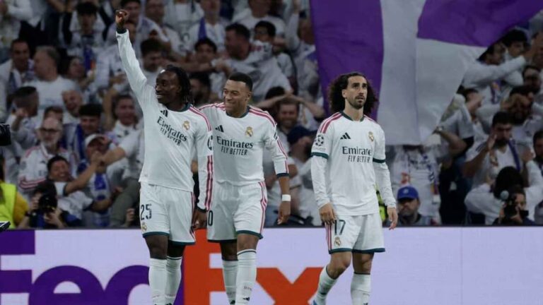 Kylian Mbappé y Ousmane Diomandé festejan un gol del Real Madrid