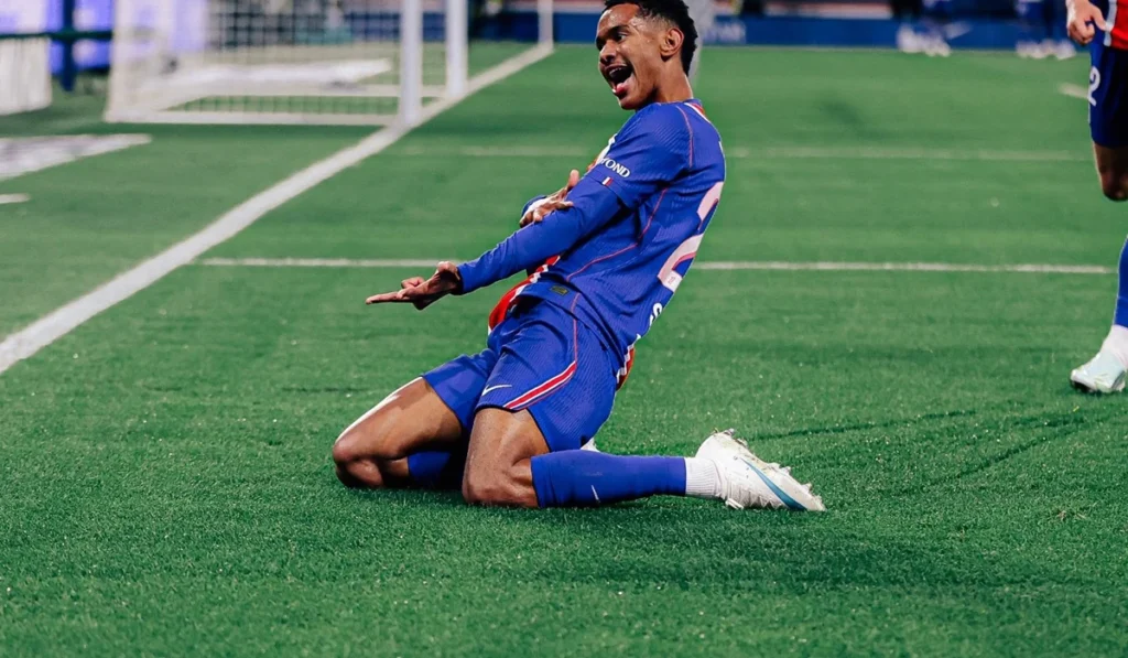 Los goles desde el banco le dieron la victoria al PSG frente a Lyon