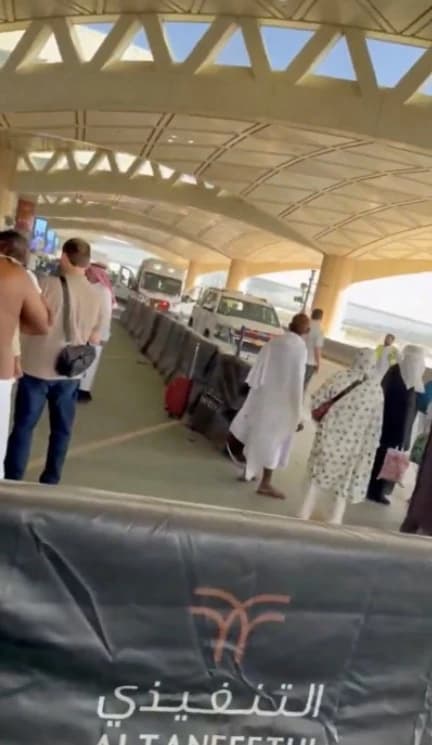 Terminal del aeropuerto con operaciones suspendidas tras el ataque