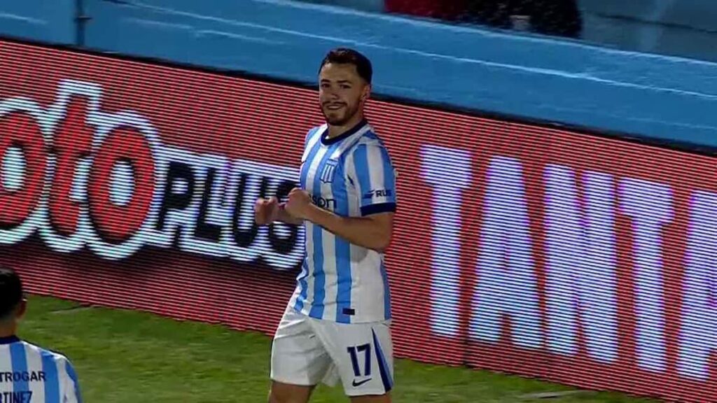Tomás Conechny celebra su gol para Racing frente a Estudiantes de Río Cuarto