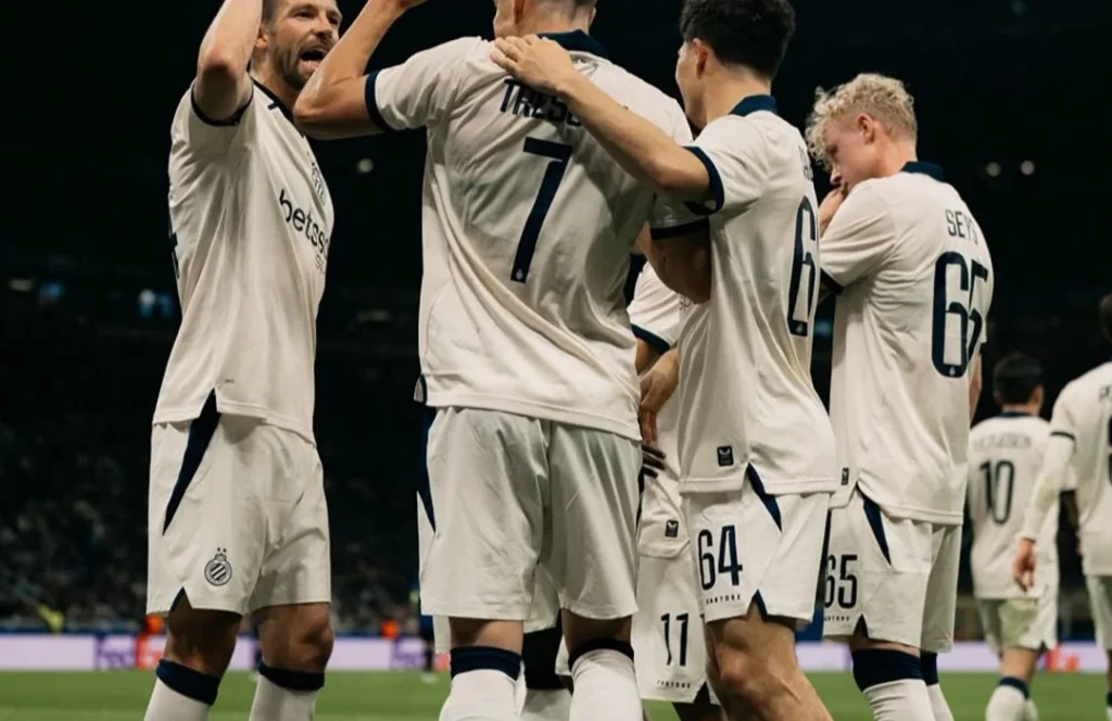 Nicolò Tresoldi celebra uno de sus tres goles para Brujas ante Inter